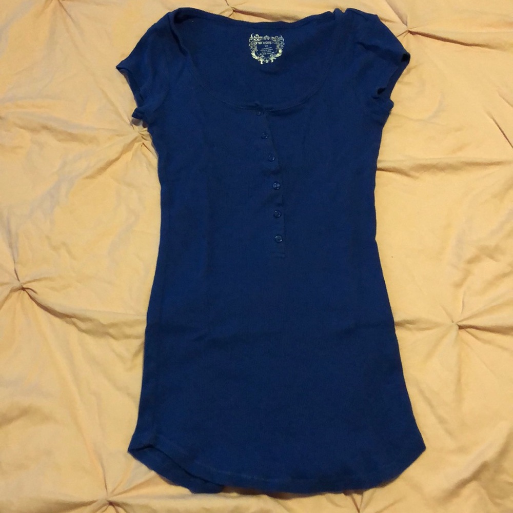 Blue knit top